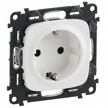Розетка VALENA ALLURE, скрытый монтаж, с заземлением, белый 753721 Legrand