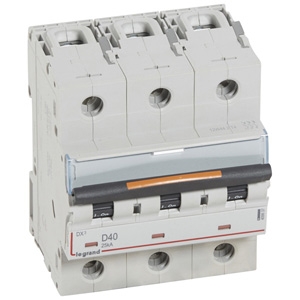 Выключатель автоматический трехполюсный DX3 40А D 25кА (4,5 мод) 409837 Legrand