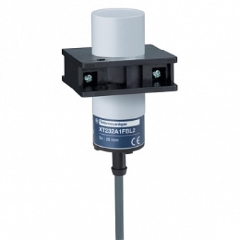 емкостной датчик XT232A1FAL2 Schneider Electric